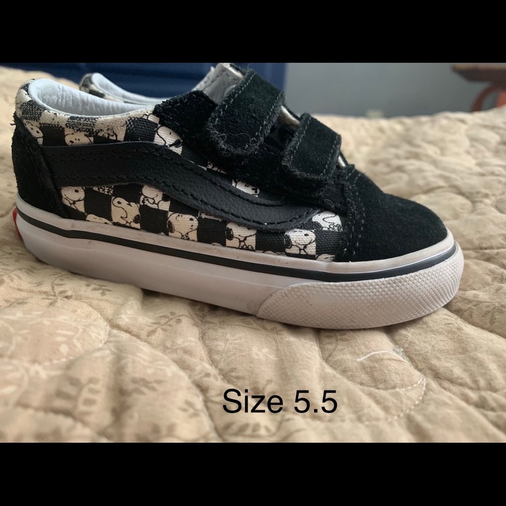 Snoopy vans